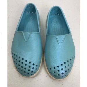 Native Kids Waterproof Shoes Size 9 Blue Sparkle